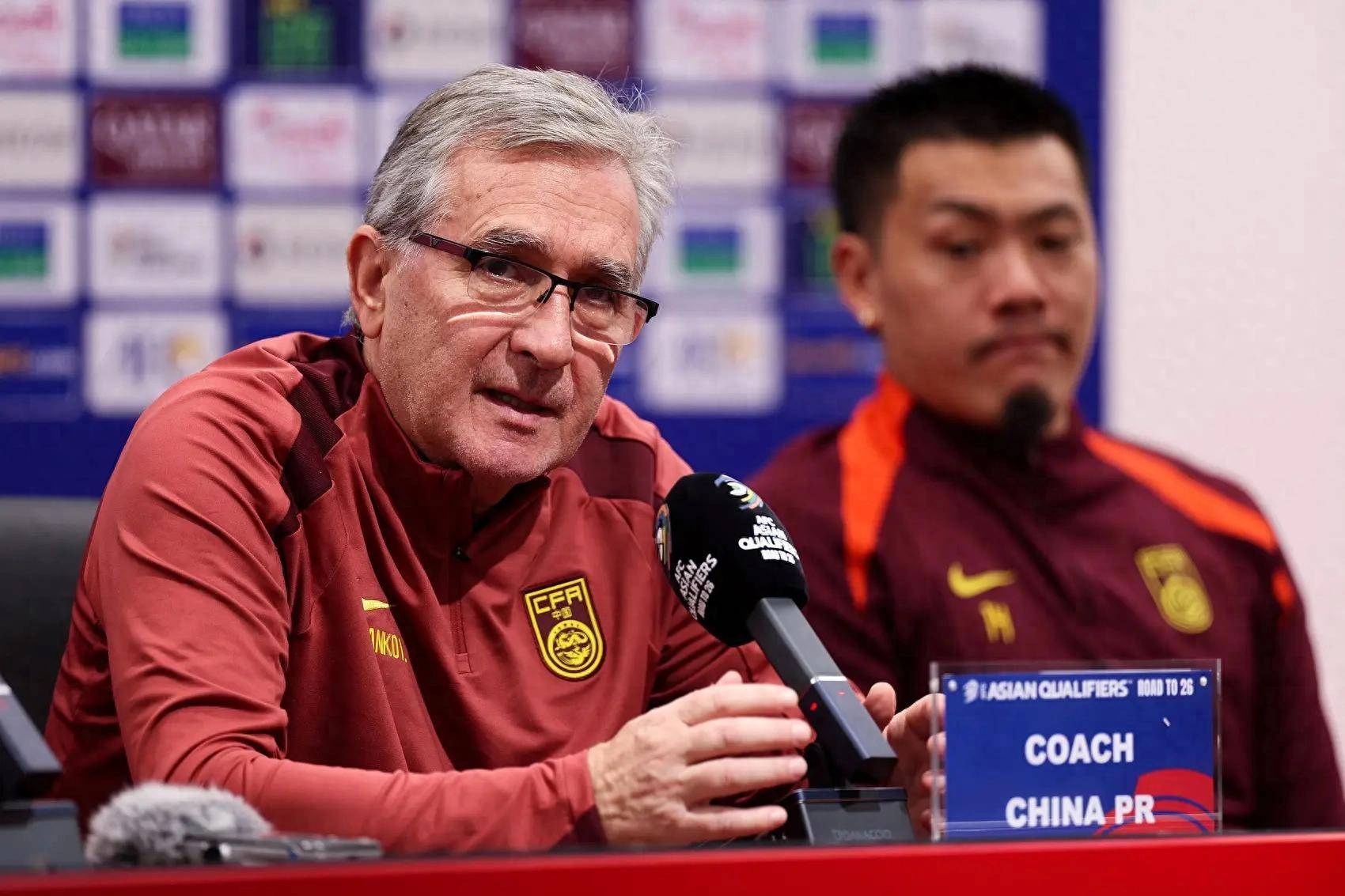 久违激情燃烧，欧洲国家队球员竭力奔跑争胜的简单介绍